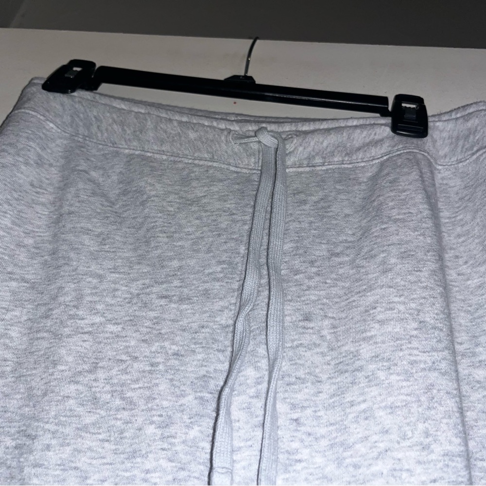 sweatpants - Picture 2 of 3